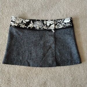 Zand Amsterdam Adjustable / Reversible Skirt - short